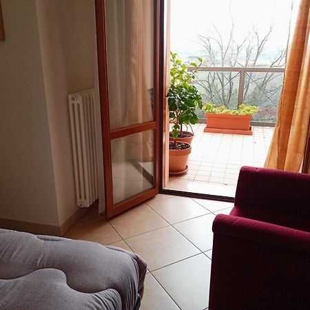 Appartamento Che Vista! Affittacamere Mombaroccio Экстерьер фото