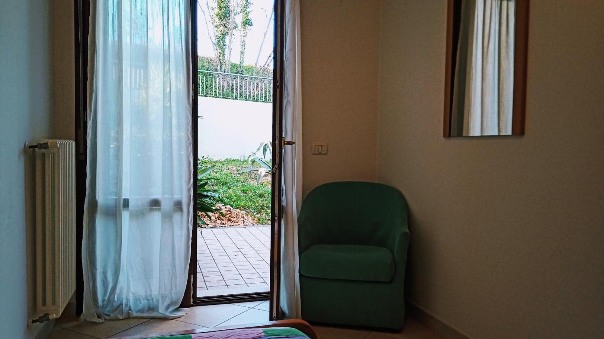 Appartamento Che Vista! Affittacamere Mombaroccio Экстерьер фото